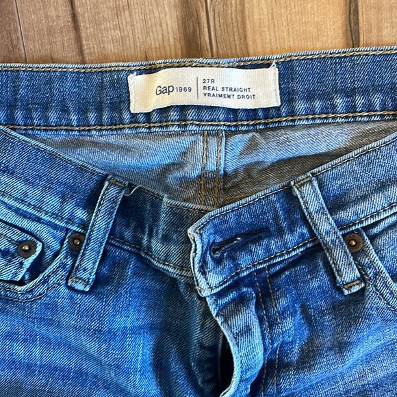 Classic Gap long and lean. Old school with no spandex- 100% cotton jeans. - Picture 2 of 2